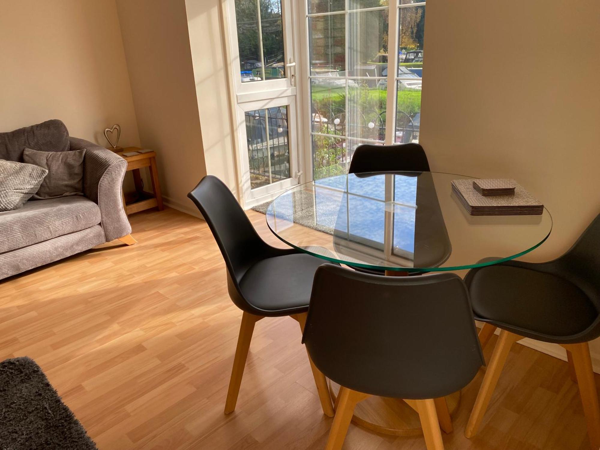 River Courtyard Apartment In The Heart Of Stneots St. Neots Exterior foto