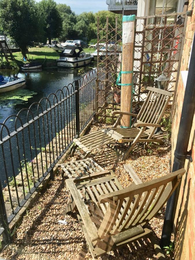River Courtyard Apartment In The Heart Of Stneots St. Neots Exterior foto
